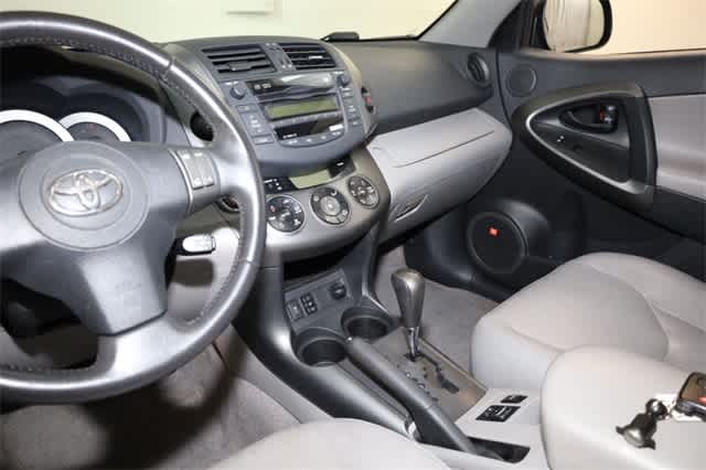 Thumbnail: 2011 Toyota RAV4 - 23