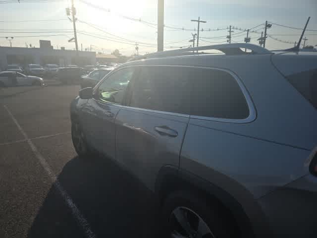 Thumbnail: 2019 Jeep Cherokee - 7