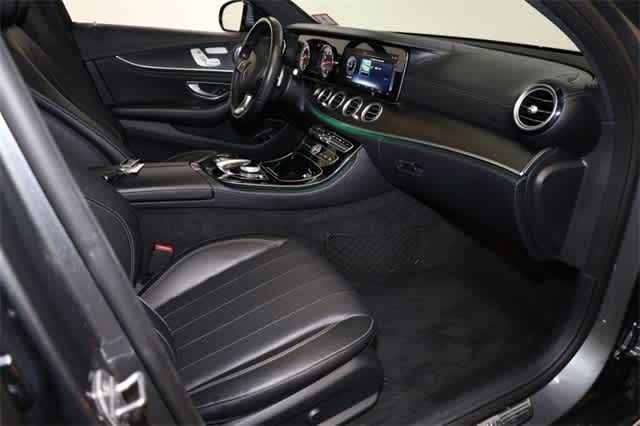Thumbnail: 2017 Mercedes-Benz E-Class - 19