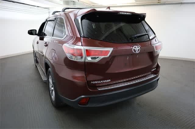 Thumbnail: 2015 Toyota Highlander - 5