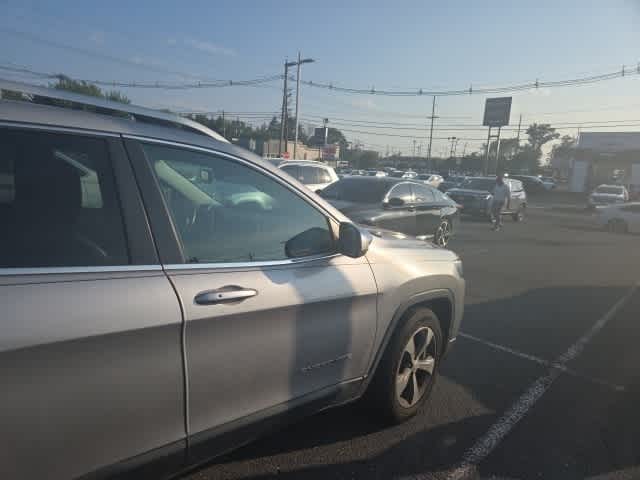 Thumbnail: 2019 Jeep Cherokee - 13