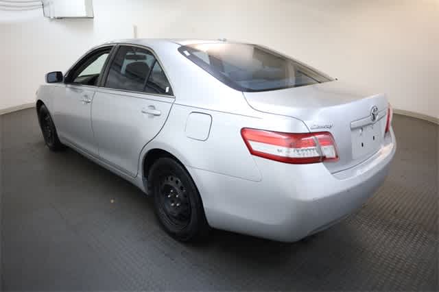 2010 Toyota Camry LE 4