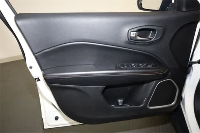 Thumbnail: 2019 Jeep Compass - 13