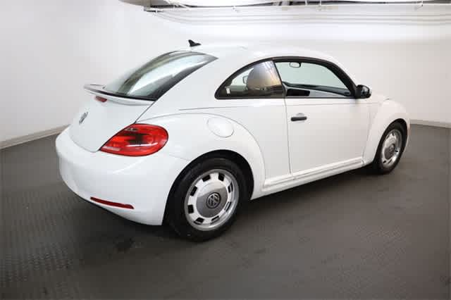 Thumbnail: 2015 Volkswagen Beetle - 8