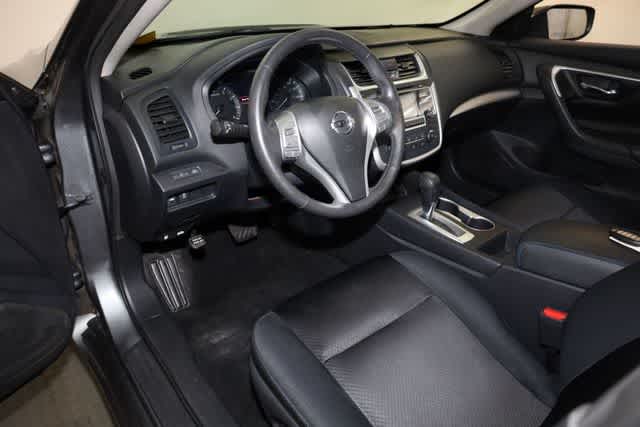 Thumbnail: 2017 Nissan Altima - 14