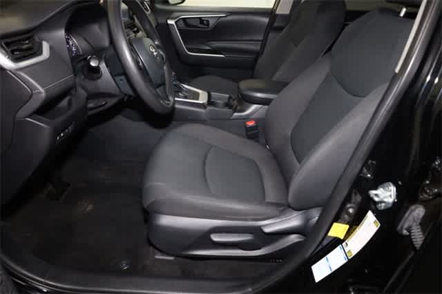 Thumbnail: 2021 Toyota RAV4 - 15