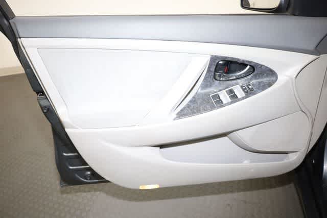 Thumbnail: 2010 Toyota Camry - 12