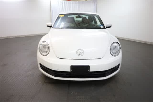 Thumbnail: 2015 Volkswagen Beetle - 12