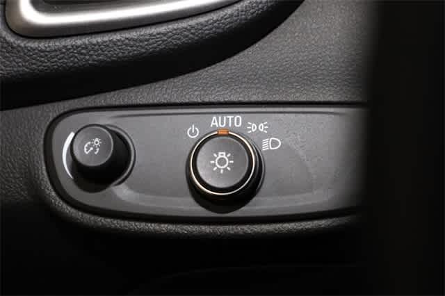 Thumbnail: 2022 Chevrolet Trax - 26