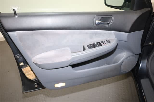 Thumbnail: 2004 Honda Accord - 13