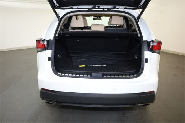2016 Lexus NX 200t 38