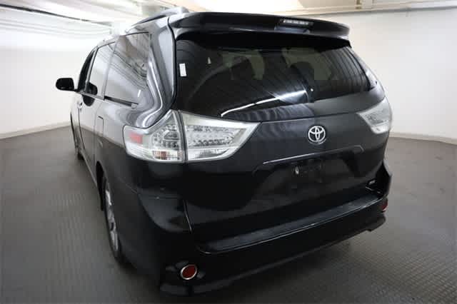 Thumbnail: 2014 Toyota Sienna - 5