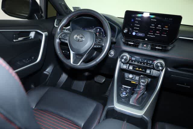 Thumbnail: 2023 Toyota RAV4 - 21