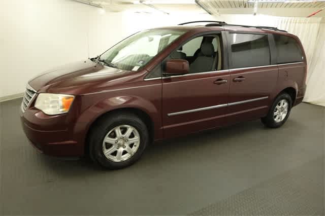 2009 Chrysler Town & Country Touring 2