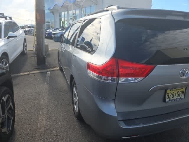 Thumbnail: 2013 Toyota Sienna - 10