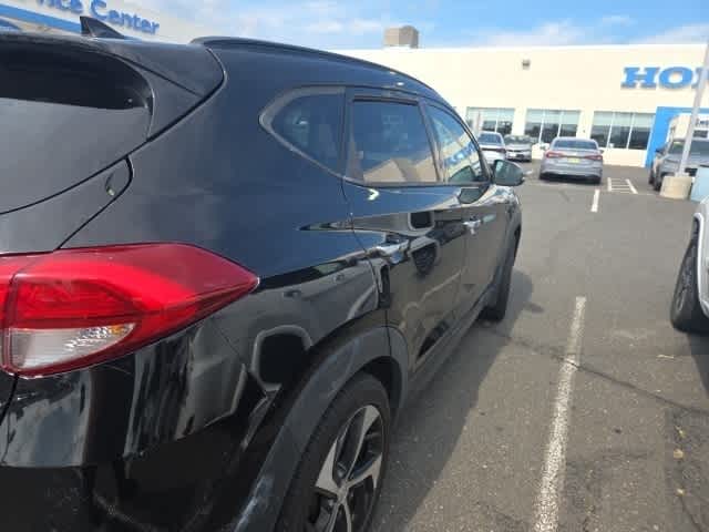 Thumbnail: 2016 Hyundai Tucson - 11
