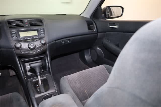 Thumbnail: 2004 Honda Accord - 18