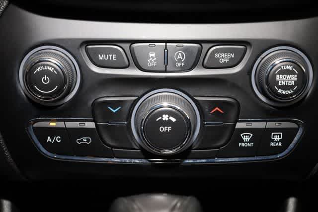 Thumbnail: 2019 Jeep Cherokee - 26