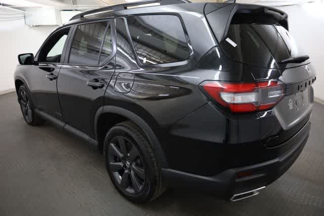 Thumbnail: 2023 Honda Pilot - 4