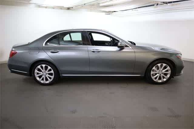 Thumbnail: 2017 Mercedes-Benz E-Class - 9