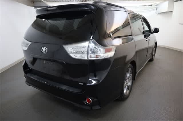 Thumbnail: 2014 Toyota Sienna - 7