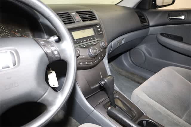 Thumbnail: 2005 Honda Accord - 23