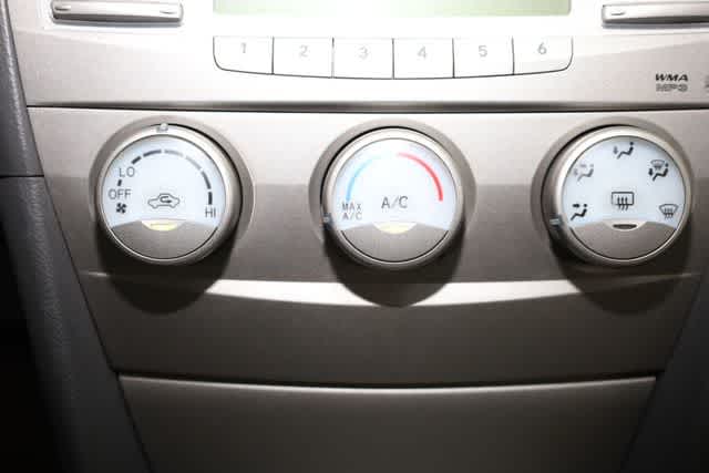 Thumbnail: 2011 Toyota Camry - 23