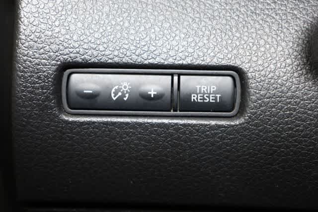 Thumbnail: 2018 Nissan Rogue - 27