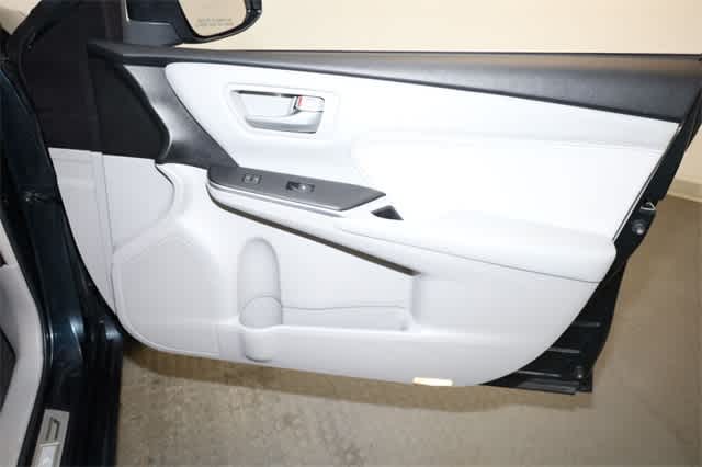 Thumbnail: 2016 Toyota Camry - 22