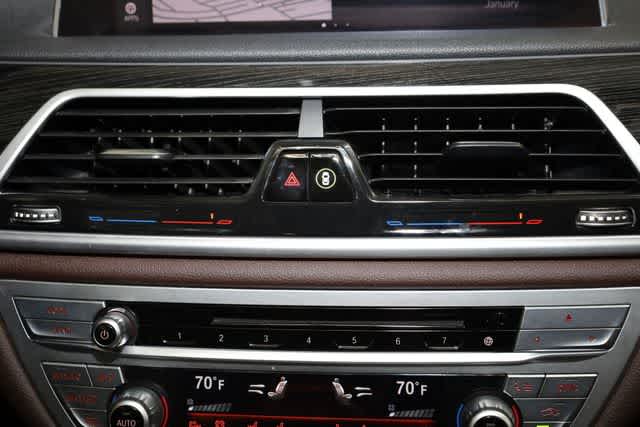Thumbnail: 2020 BMW 7 Series - 33