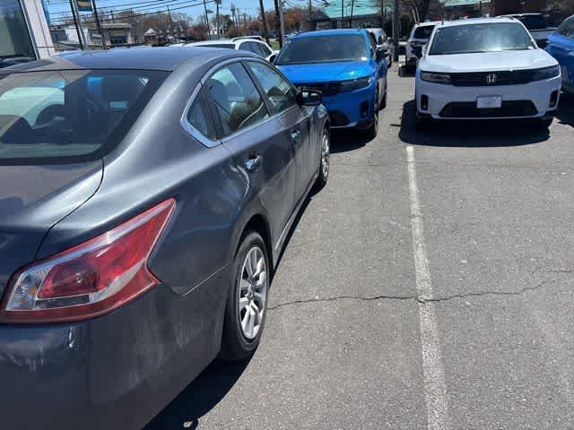 Thumbnail: 2013 Nissan Altima - 11