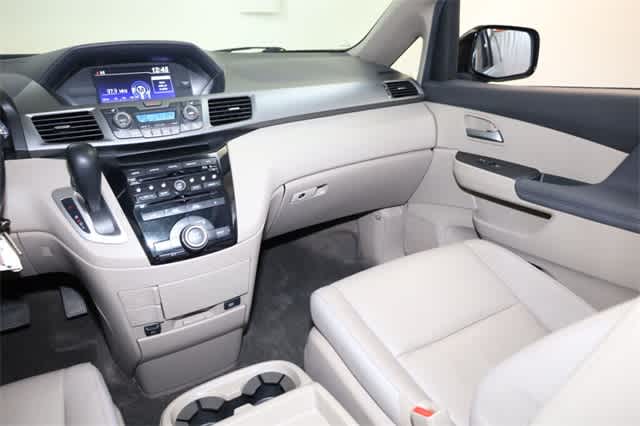 Thumbnail: 2013 Honda Odyssey - 18