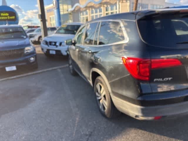 Thumbnail: 2016 Honda Pilot - 11