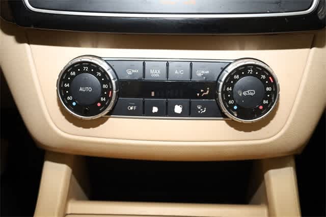 Thumbnail: 2016 Mercedes-Benz GLE - 33