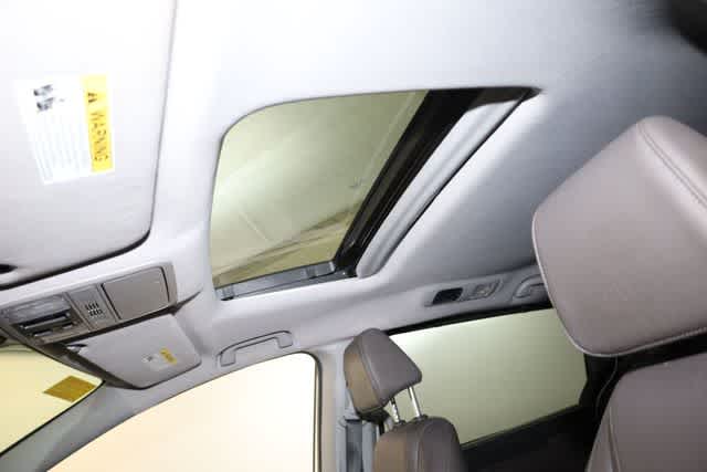 Thumbnail: 2018 Honda Odyssey - 20