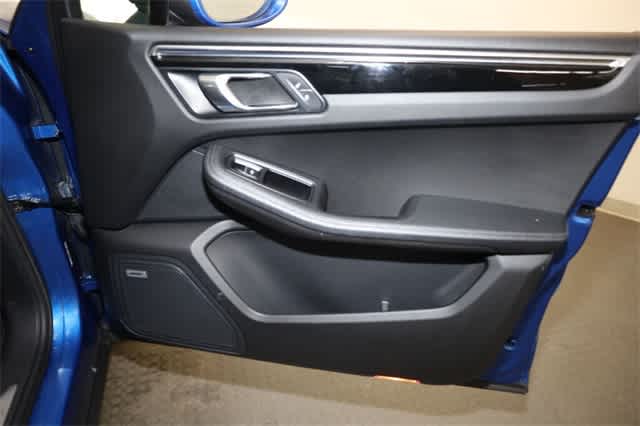 Thumbnail: 2017 Porsche Macan - 22