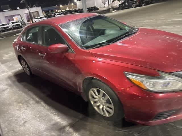 Thumbnail: 2016 Nissan Altima - 14