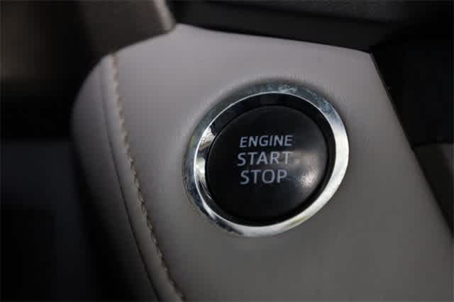 Thumbnail: 2015 Toyota RAV4 - 32