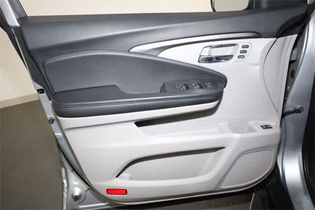 Thumbnail: 2022 Honda Pilot - 13