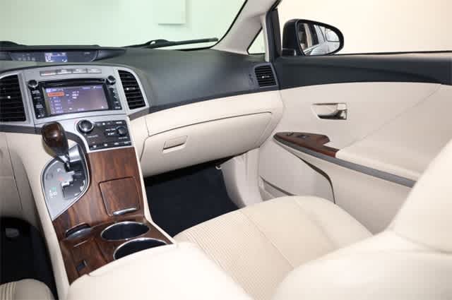 Thumbnail: 2013 Toyota Venza - 18