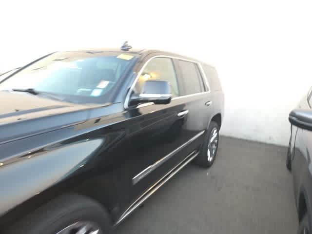 Thumbnail: 2019 Cadillac Escalade - 3