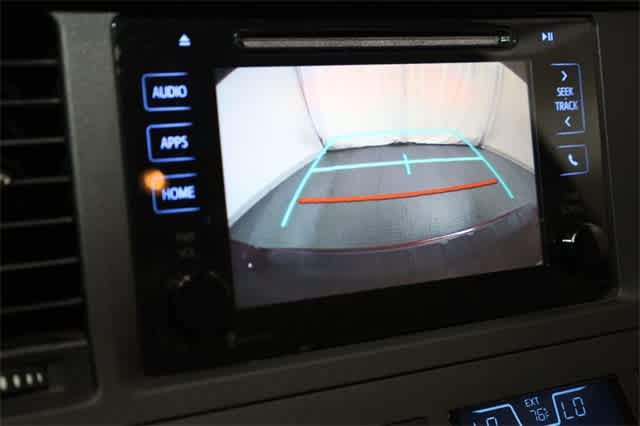 Thumbnail: 2015 Toyota Sienna - 24