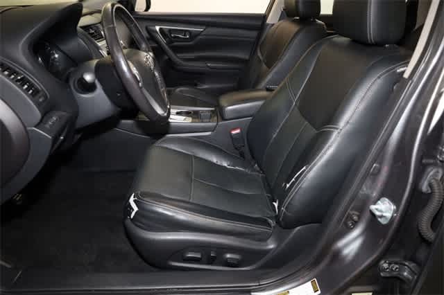 Thumbnail: 2016 Nissan Altima - 15