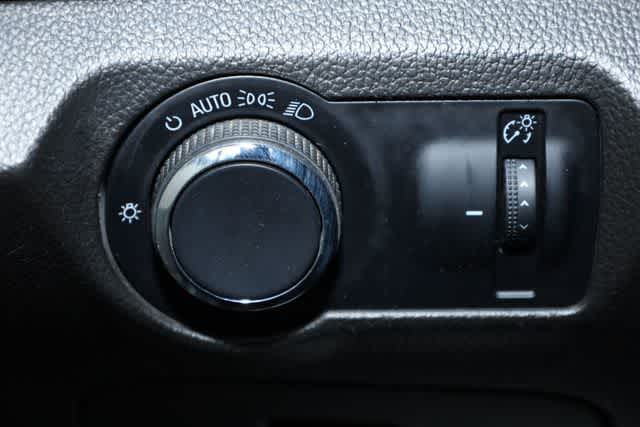 Thumbnail: 2012 Chevrolet Cruze - 19