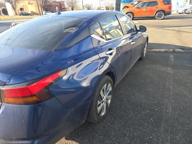 Thumbnail: 2020 Nissan Altima - 12