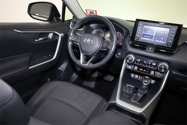 Thumbnail: 2019 Toyota RAV4 - 16