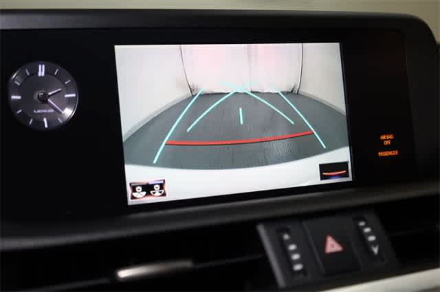 Thumbnail: 2020 Lexus ES - 24