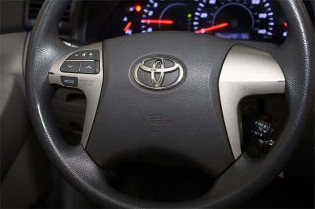 2010 Toyota Camry LE 29