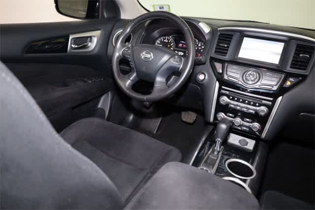 Thumbnail: 2014 Nissan Pathfinder - 16