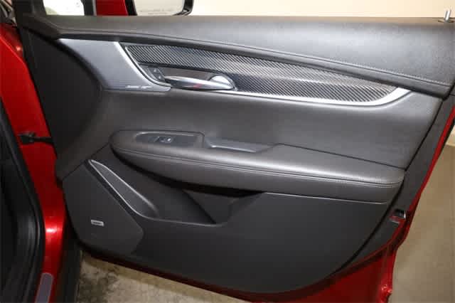 Thumbnail: 2022 Cadillac XT6 - 22